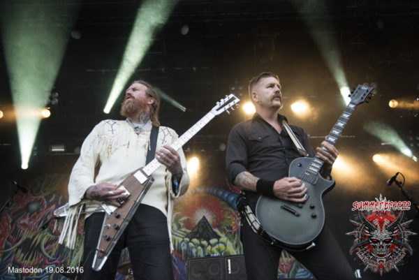 19.25 (PS) MASTODON