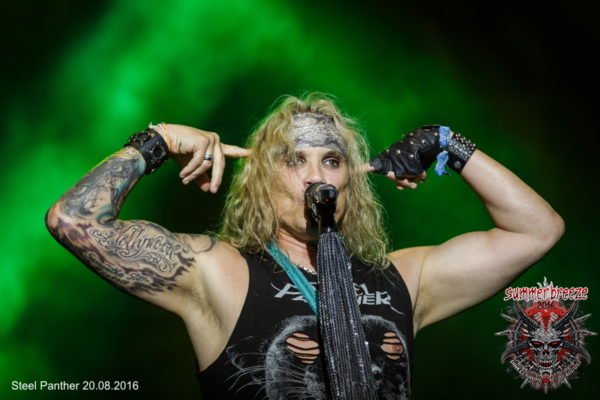 20:30 (MS) STEEL PANTHER