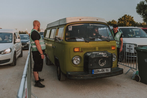 Impression der Besuchenden beim Summer Breeze 2025 bei der Anreise
