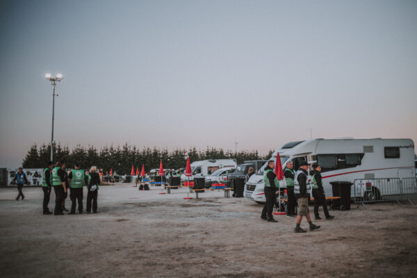 Impression der Besuchenden beim Summer Breeze 2025 bei der Anreise