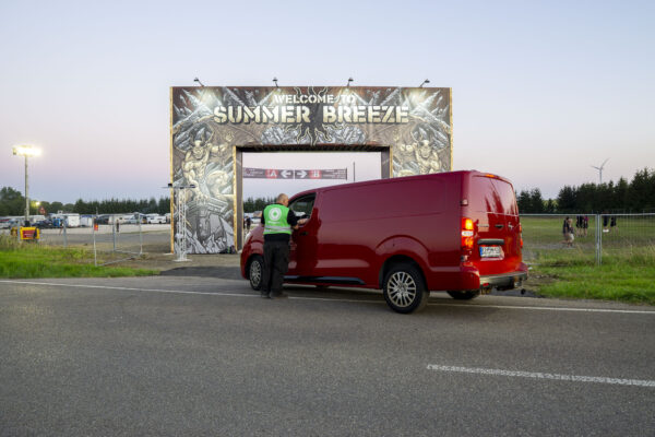 Impression der Besuchenden beim Summer Breeze 2025 bei der Anreise