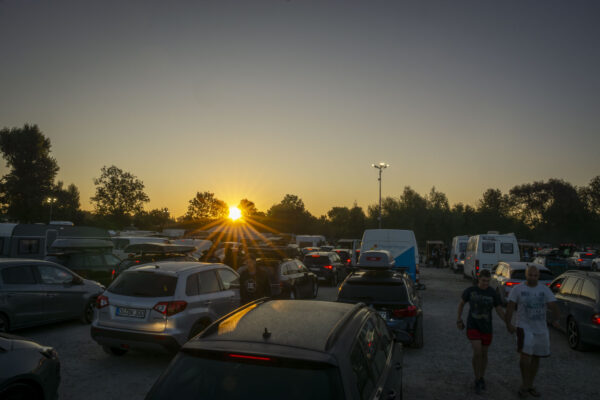 Impression der Besuchenden beim Summer Breeze 2025 bei der Anreise