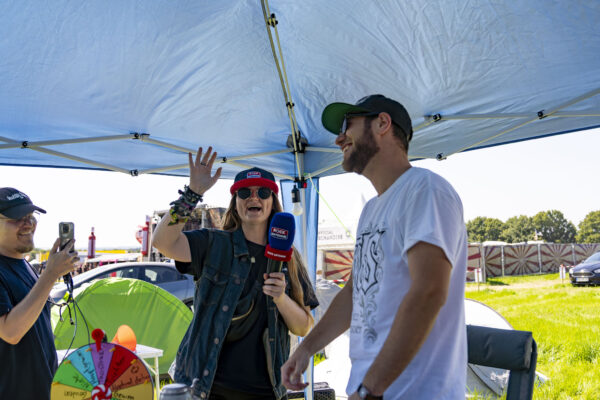 Impression der Besuchenden beim Summer Breeze 2025 auf dem Campingplatz