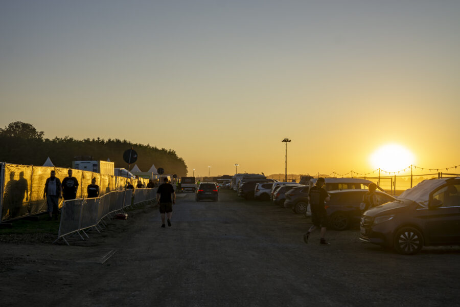 Impression der Besuchenden beim Summer Breeze 2025 bei der Anreise