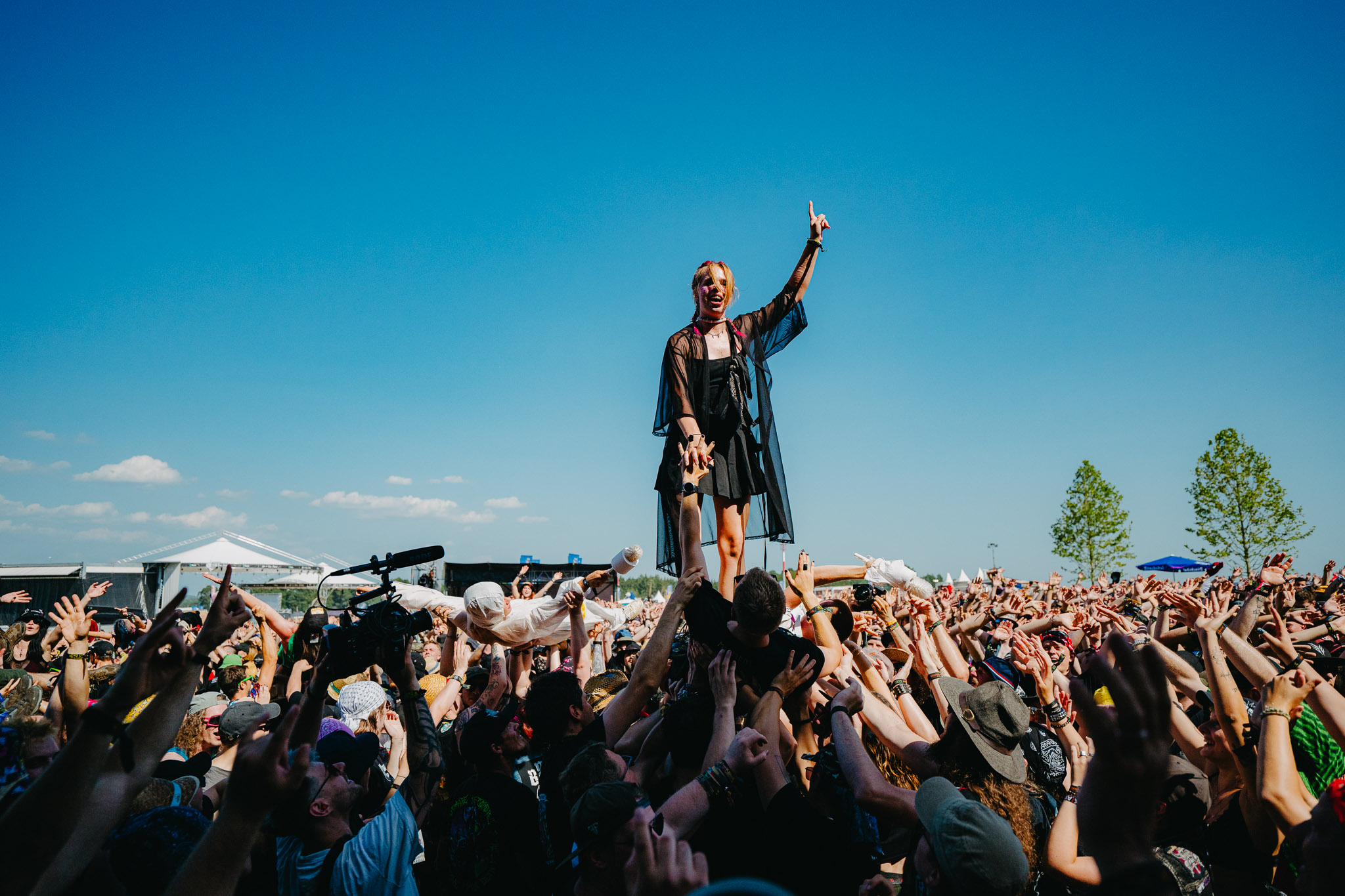 Bild vom Liveauftritt der Band Blasmusik Illenschwang beim Summer Breeze 2025