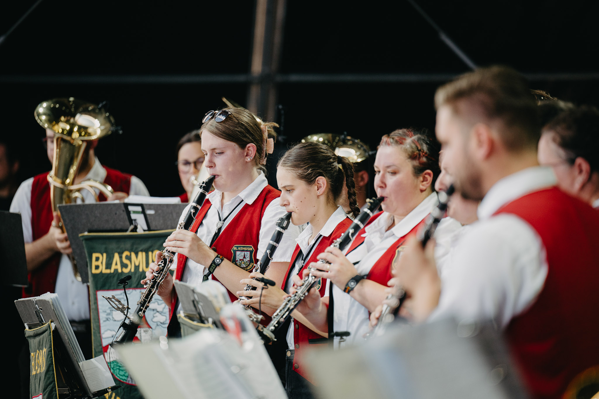 Bild vom Liveauftritt der Band Blasmusik Illenschwang beim Summer Breeze 2025