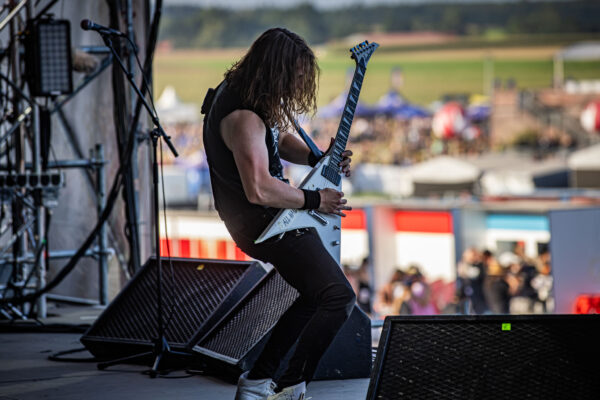 Bild vom Liveauftritt der Band Hellripper beim Summer Breeze 2025