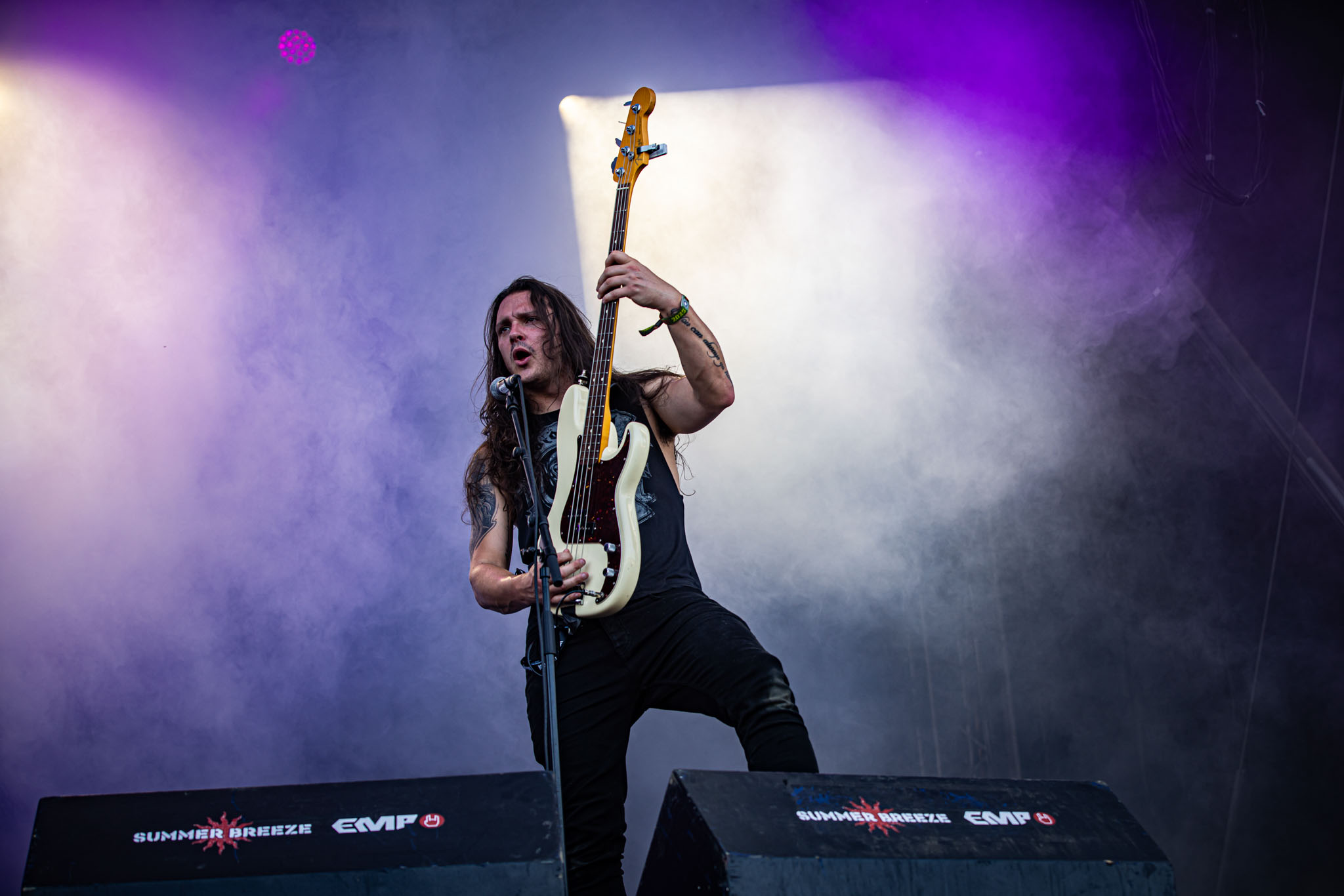 Bild vom Liveauftritt der Band Hellripper beim Summer Breeze 2025