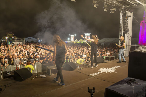 ild vom Liveauftritt der Band Space Chaser beim Summer Breeze 2025