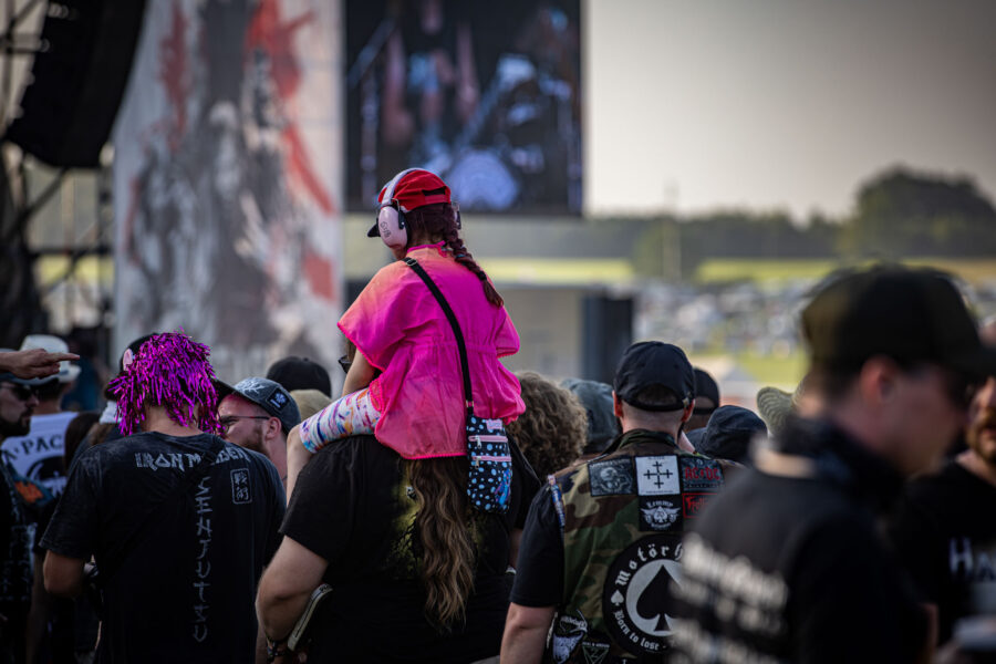Impression des Publikums beim Summer Breeze 2025 bei einem Livekonzert