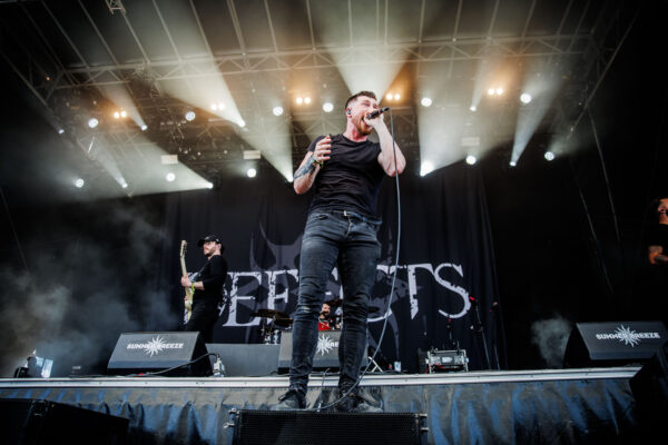 Bild vom Liveauftritt der Band Defects beim Summer Breeze 2025