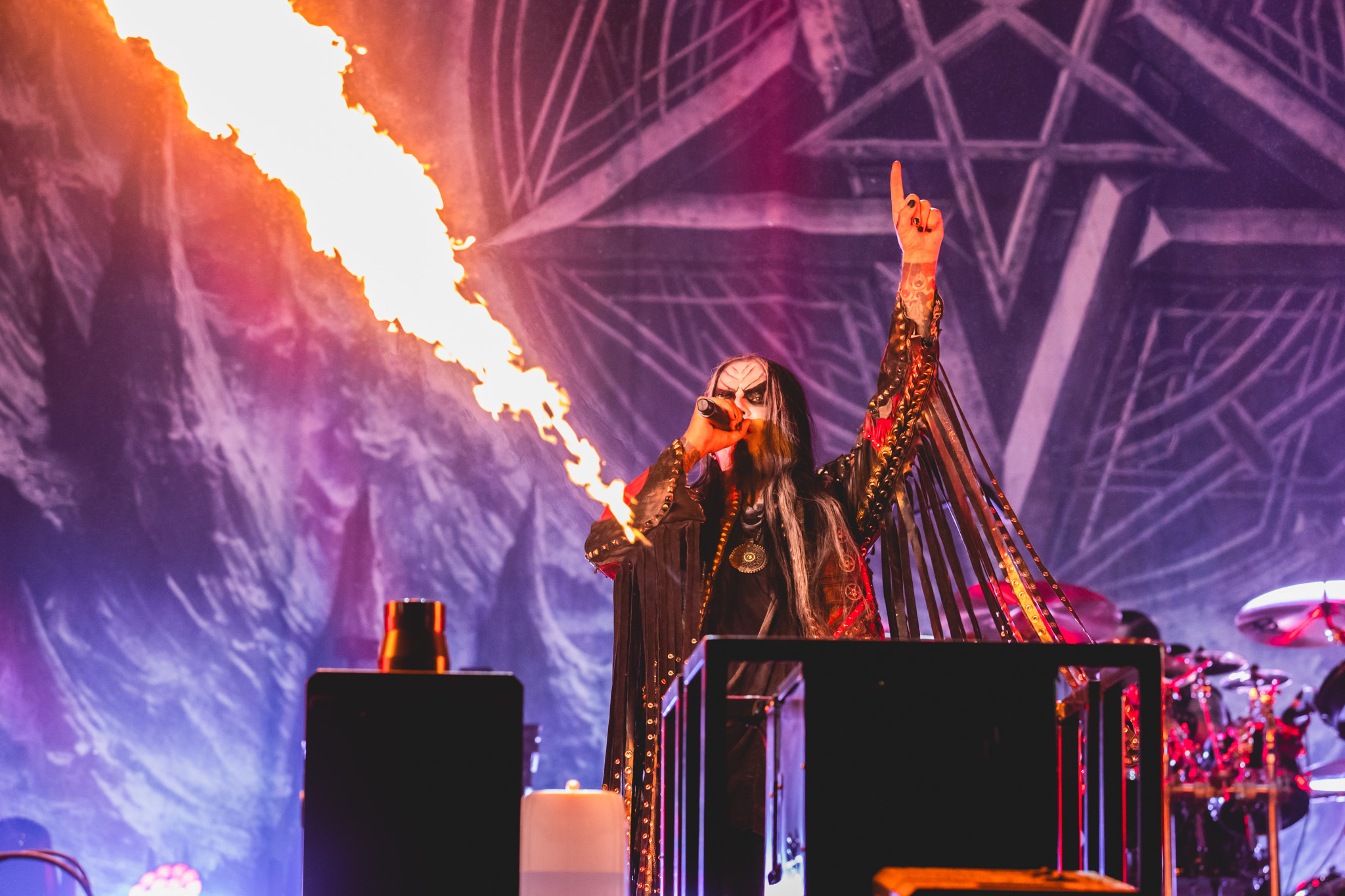Bild vom Liveauftritt der Band Dimmu Borgir beim Summer Breeze 2025