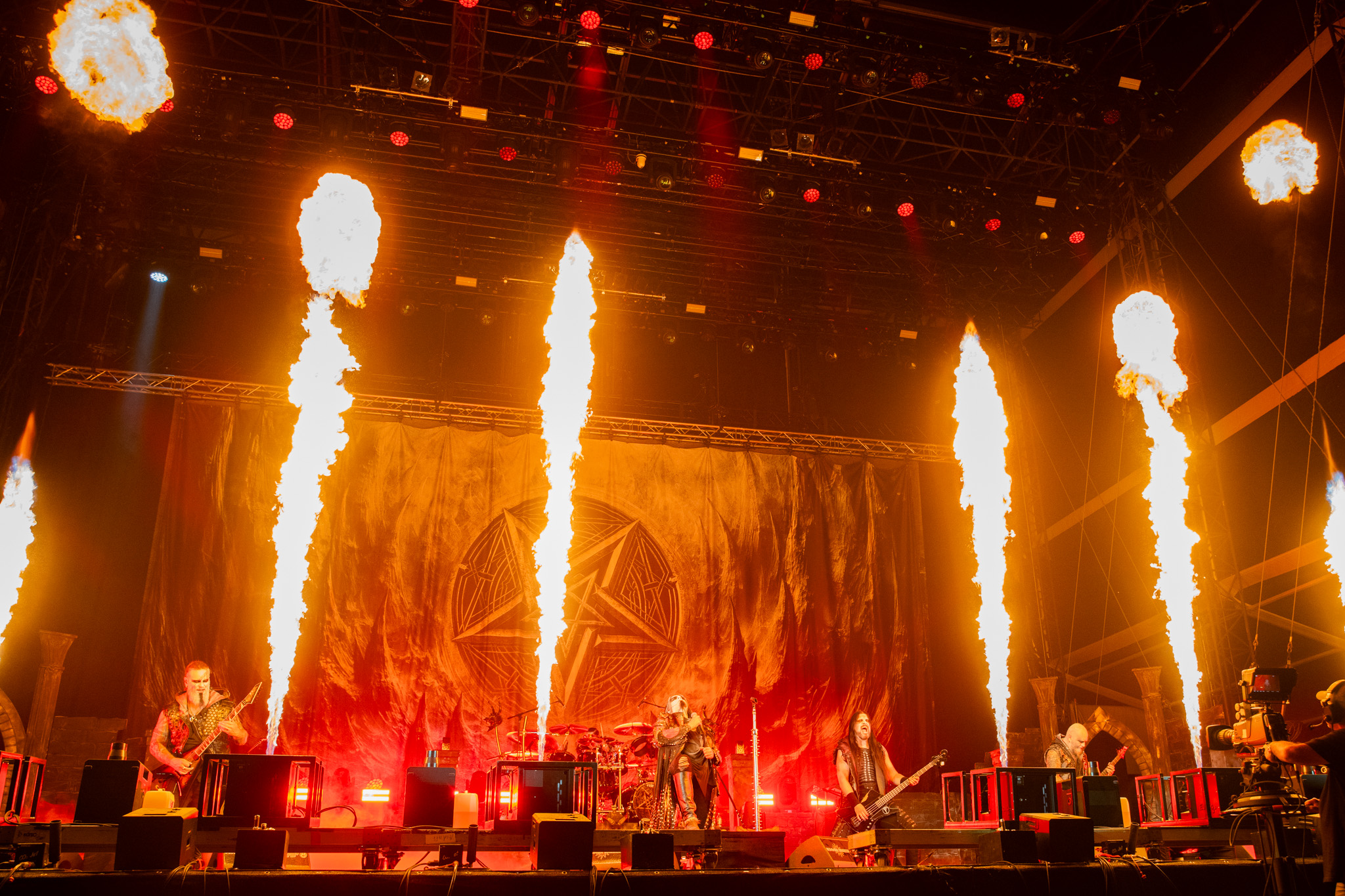 Bild vom Liveauftritt der Band Dimmu Borgir beim Summer Breeze 2025