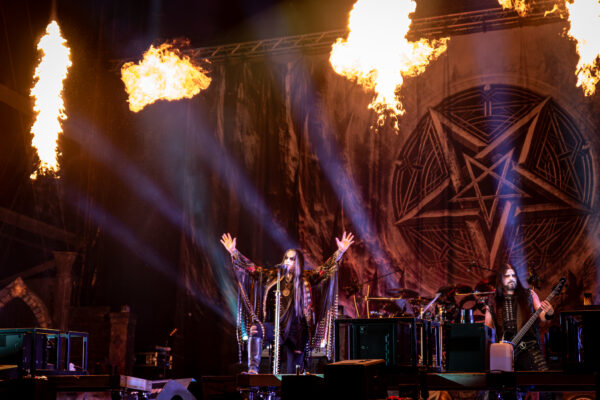 Bild vom Liveauftritt der Band Dimmu Borgir beim Summer Breeze 2025