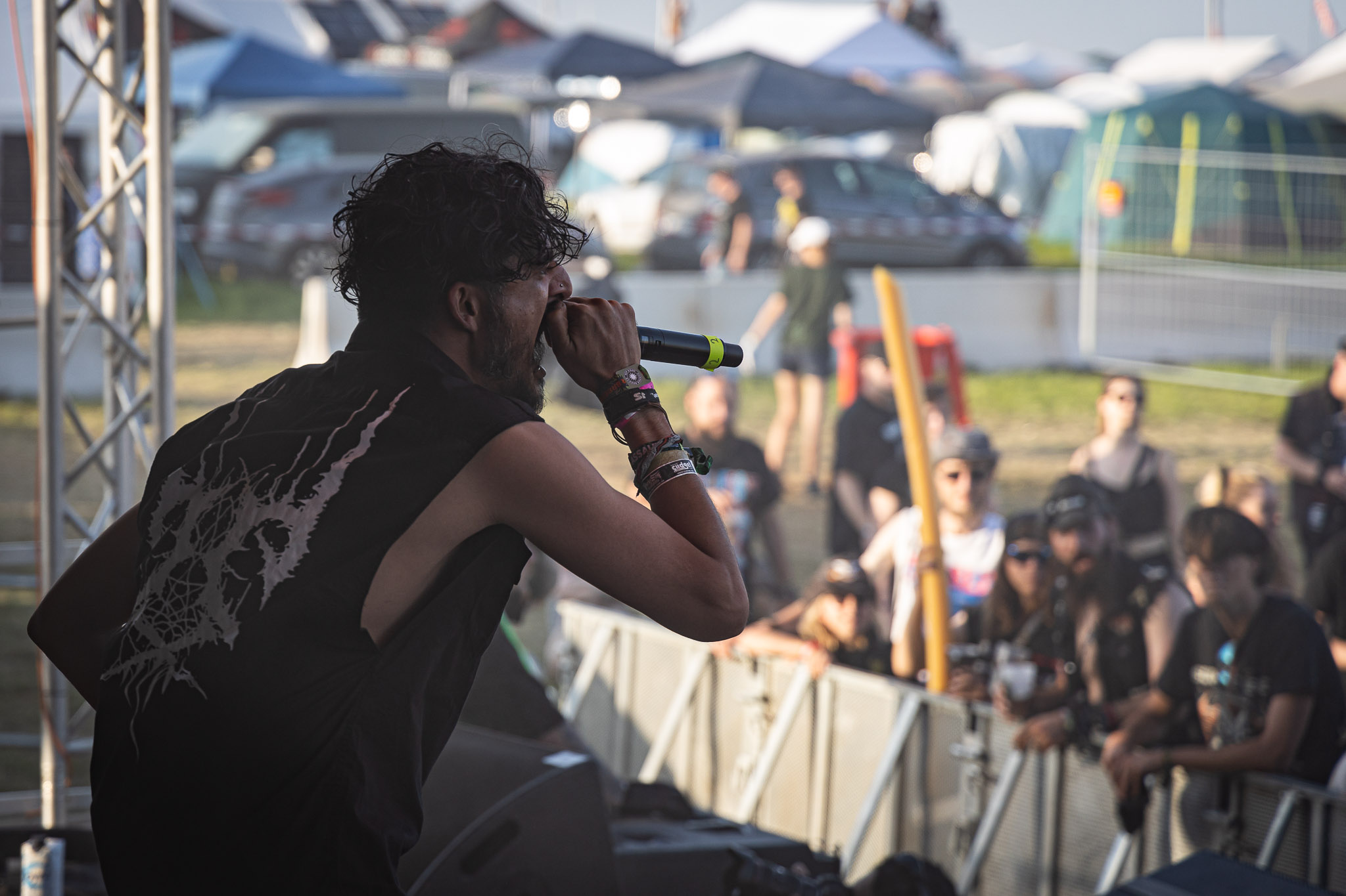 Bild vom Liveauftritt der Band Gutslit beim Summer Breeze 2025