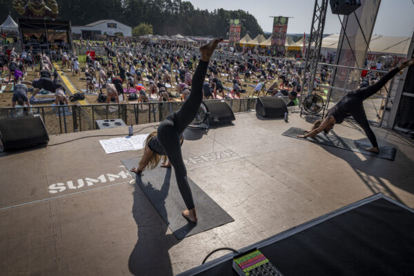 Bild vom Metal Yoga auf dem Summer Breeze 2025
