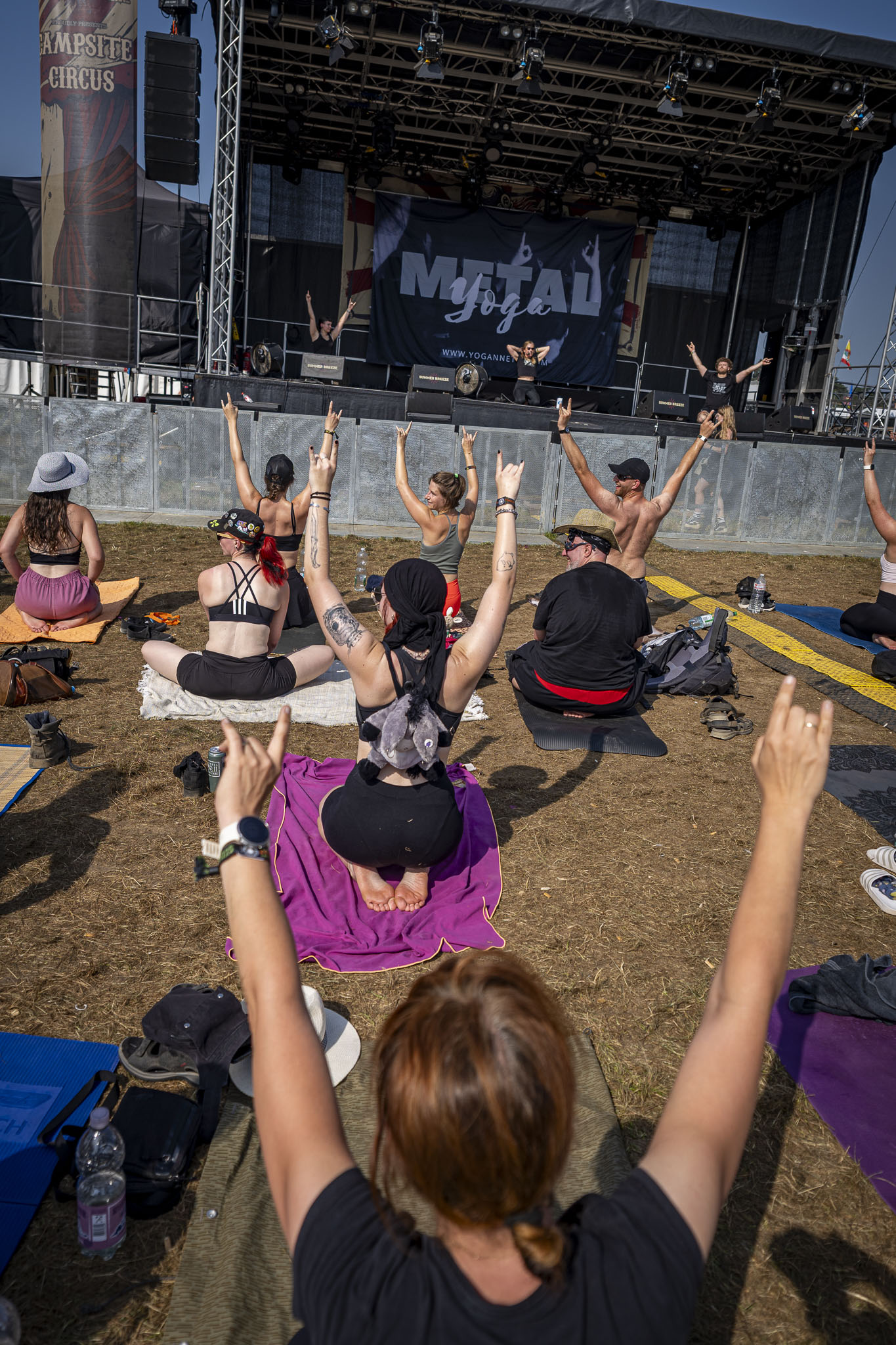 Bild vom Metal Yoga auf dem Summer Breeze 2025