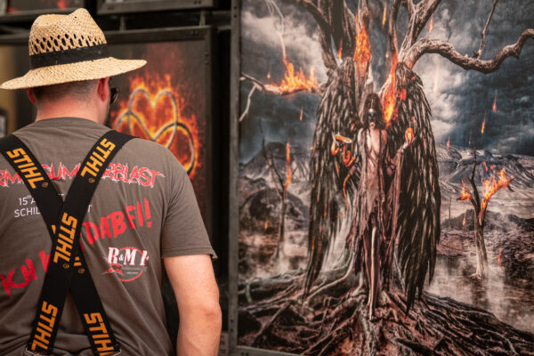 Impressionen der Artwork Exhibition beim Summer Breeze 2025