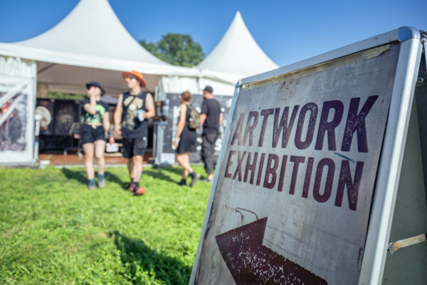 Impressionen der Artwork Exhibition beim Summer Breeze 2025