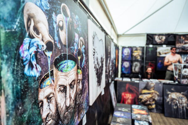 Impressionen der Artwork Exhibition beim Summer Breeze 2025