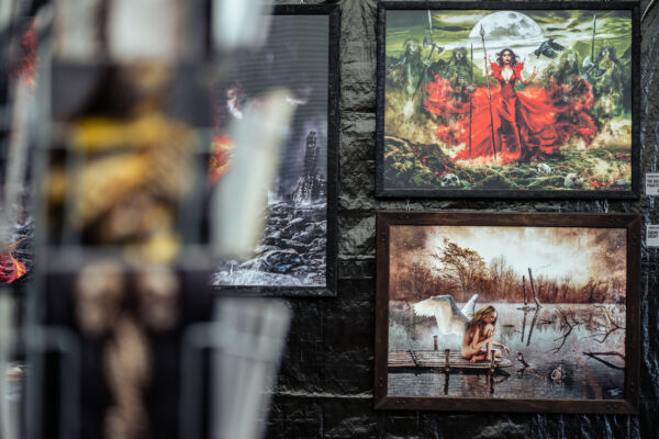 Impressionen der Artwork Exhibition beim Summer Breeze 2025