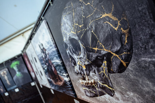 Impressionen der Artwork Exhibition beim Summer Breeze 2025