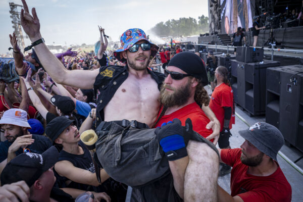 Impression des Publikums beim Summer Breeze 2025 bei einem Livekonzert