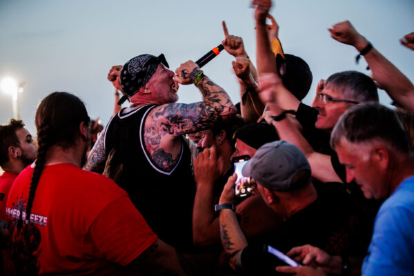 Bild vom Liveauftritt der Band Agnostic Front beim Summer Breeze 2025