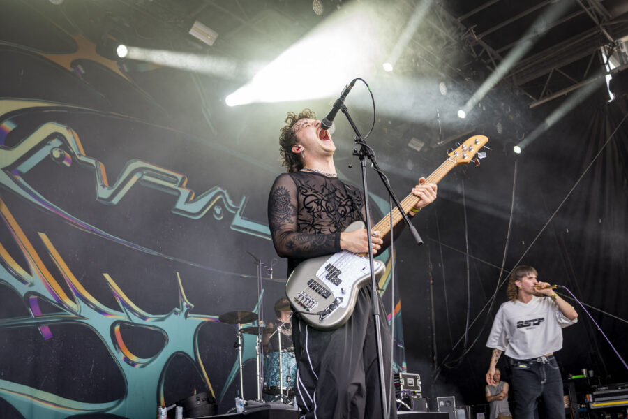 Bild vom Liveauftritt der Band Avralize beim Summer Breeze 2025