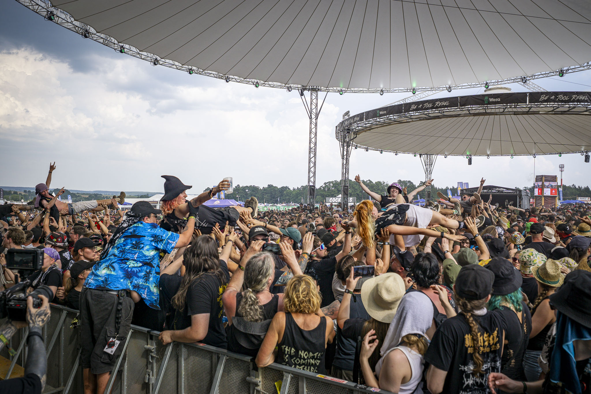 Bild vom Liveauftritt der Band Avralize beim Summer Breeze 2025