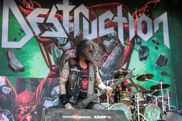 Bild vom Liveauftritt der Band Destruction beim Summer Breeze 2025