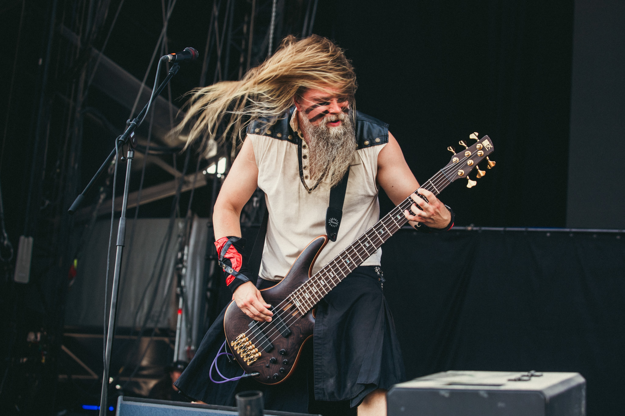 Bild vom Liveauftritt der Band Ensiferum beim Summer Breeze 2025