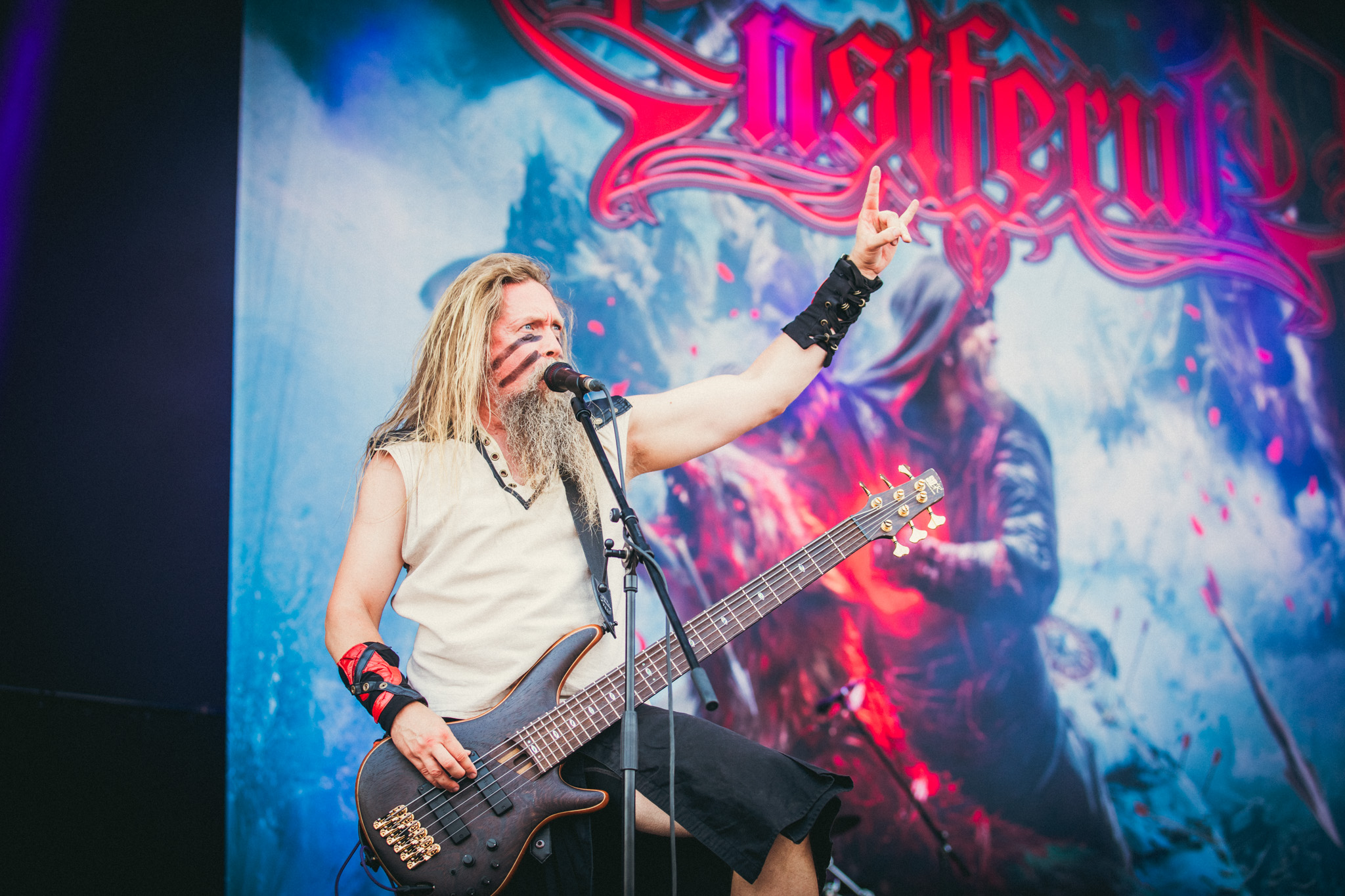 Bild vom Liveauftritt der Band Ensiferum beim Summer Breeze 2025