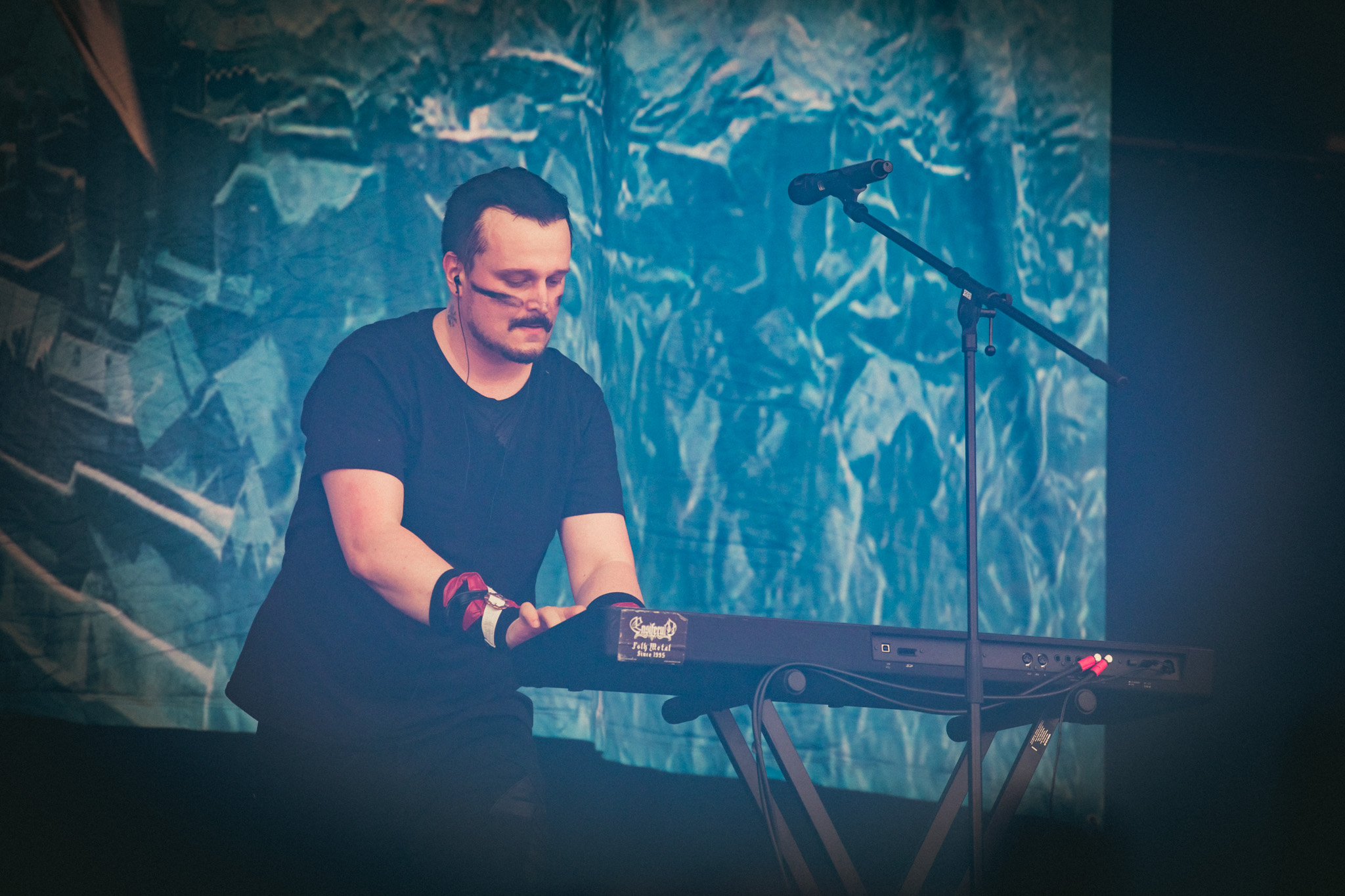 Bild vom Liveauftritt der Band Ensiferum beim Summer Breeze 2025