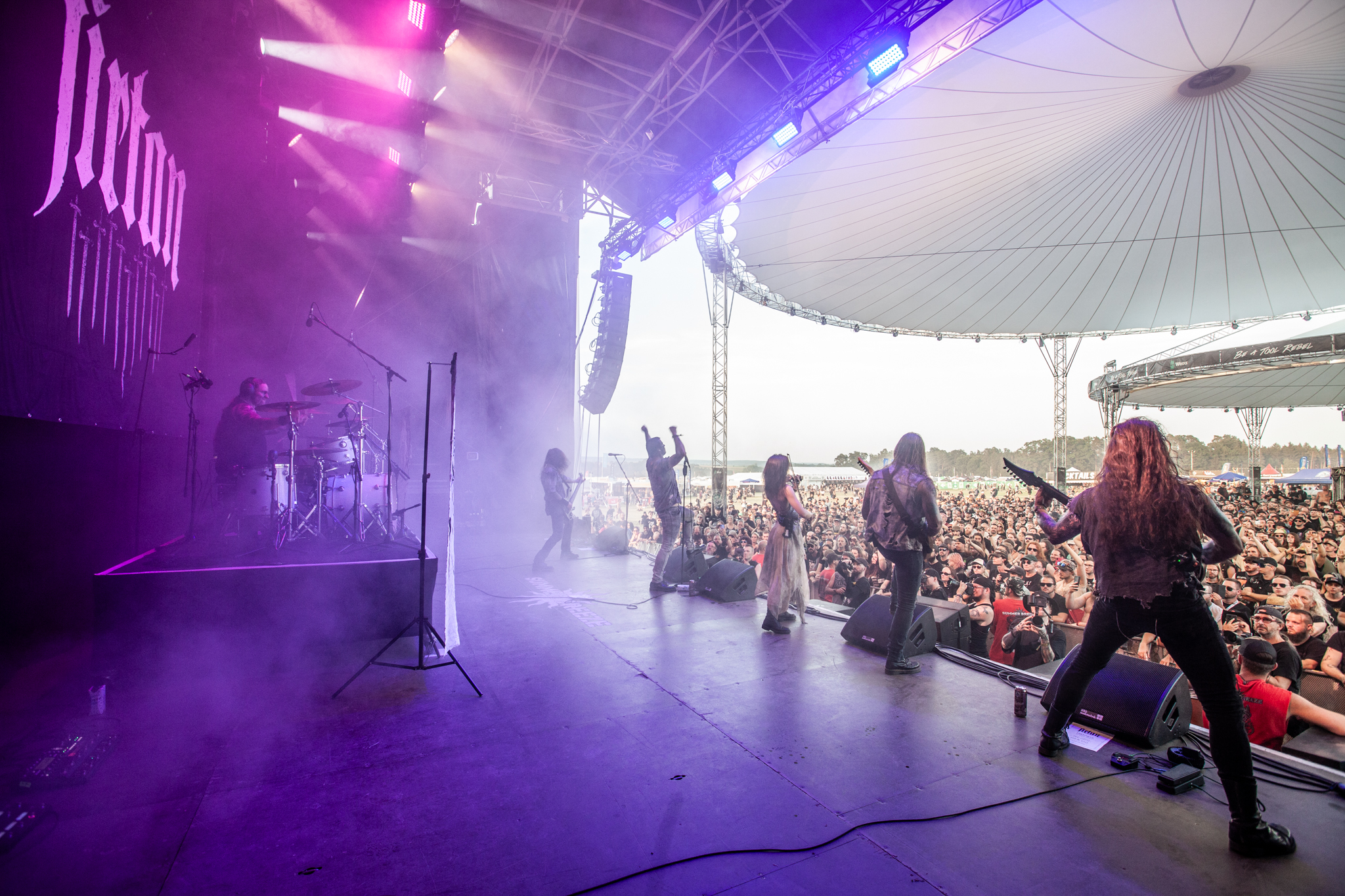 Bild vom Liveauftritt der Band Firtan beim Summer Breeze 2025