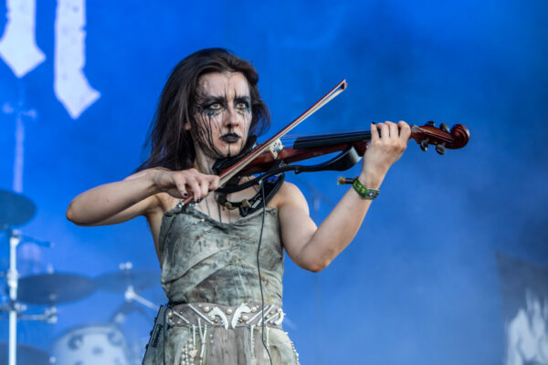 Bild vom Liveauftritt der Band Firtan beim Summer Breeze 2025