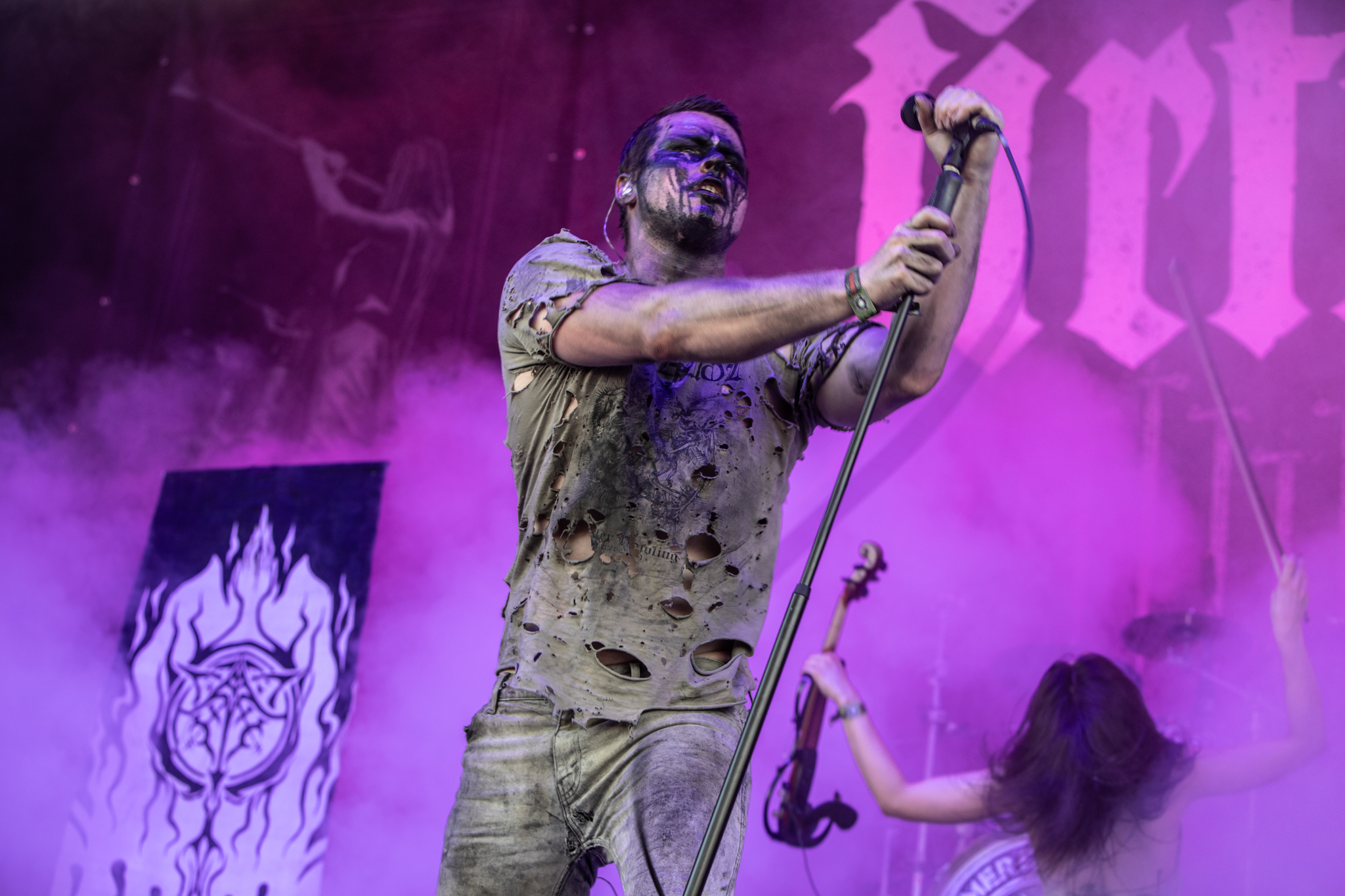 Bild vom Liveauftritt der Band Firtan beim Summer Breeze 2025