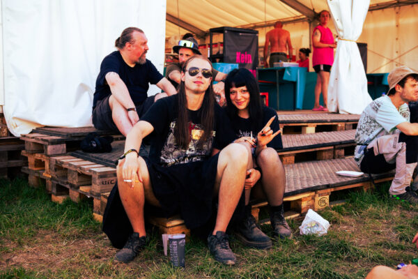 Impression der Besuchenden beim Summer Breeze 2025 auf dem Festivalgelände