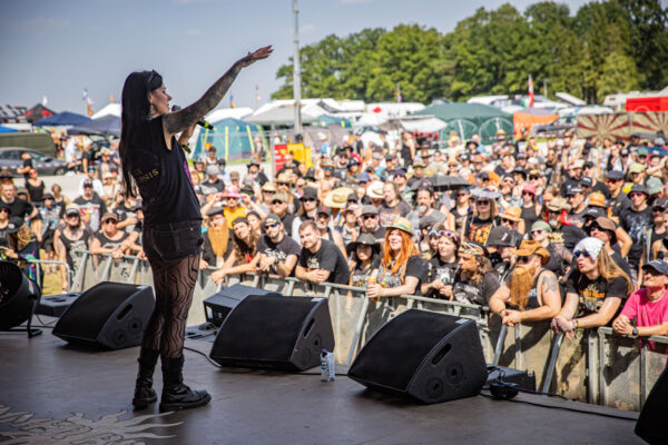 Bild vom Marsh Vocals Workshop mit Britta Görtz beim Summer Breeze 2025