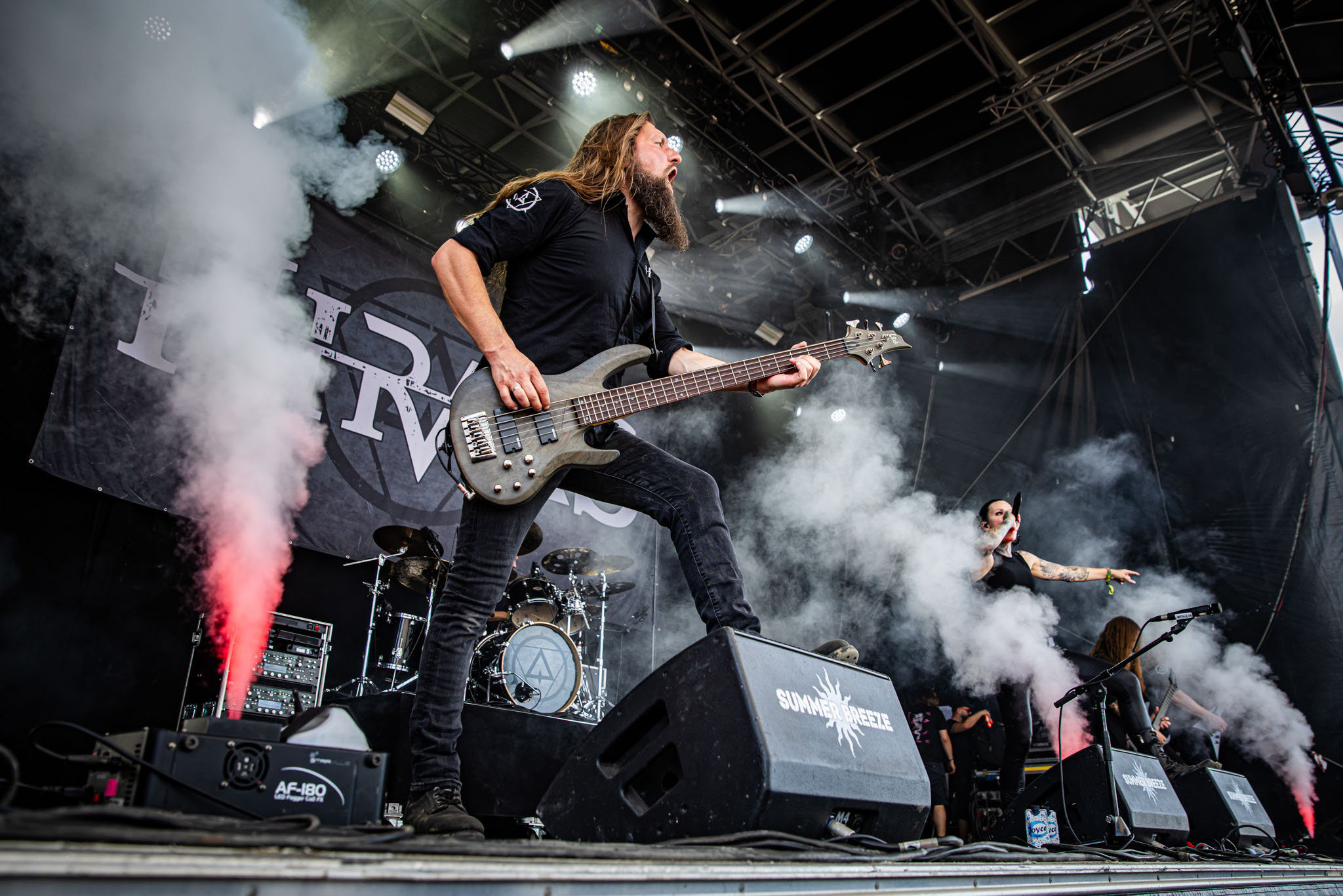 Bild vom Liveauftritt der Band Hiraes beim Summer Breeze 2025