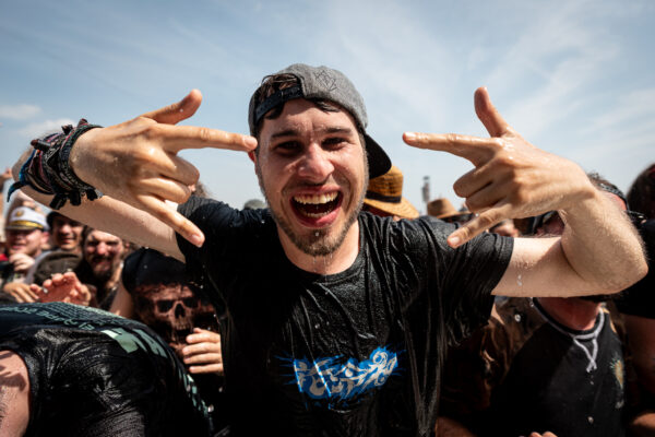 Impression des Publikums beim Summer Breeze 2025 bei einem Livekonzert