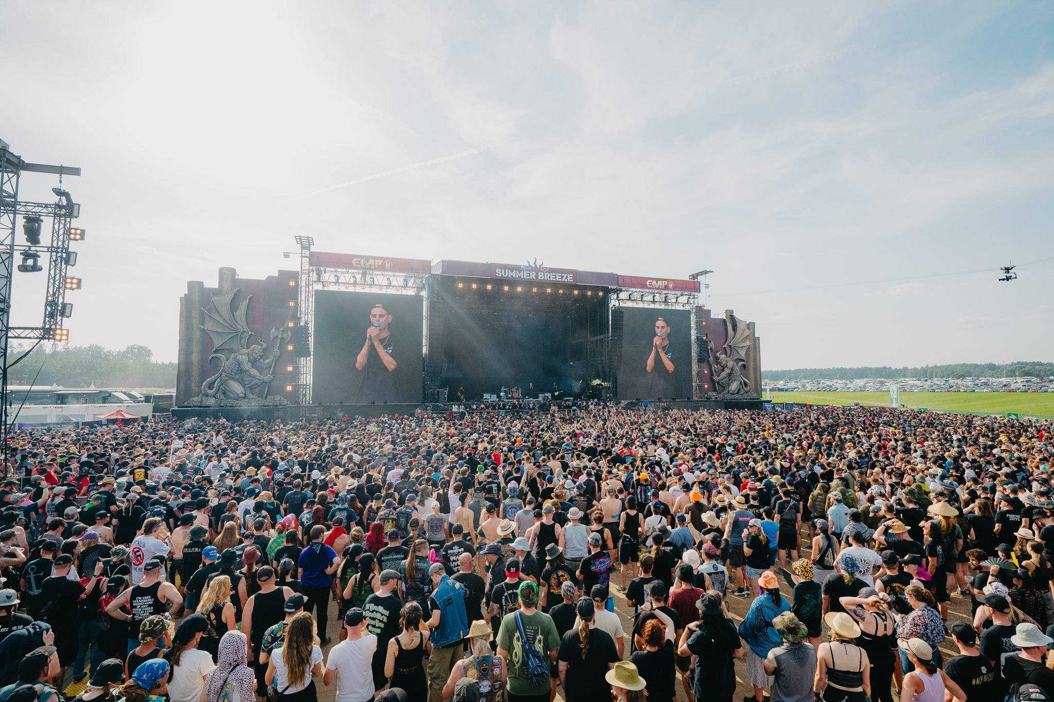 Bild vom Liveauftritt der Band Landmvrks beim Summer Breeze 2025