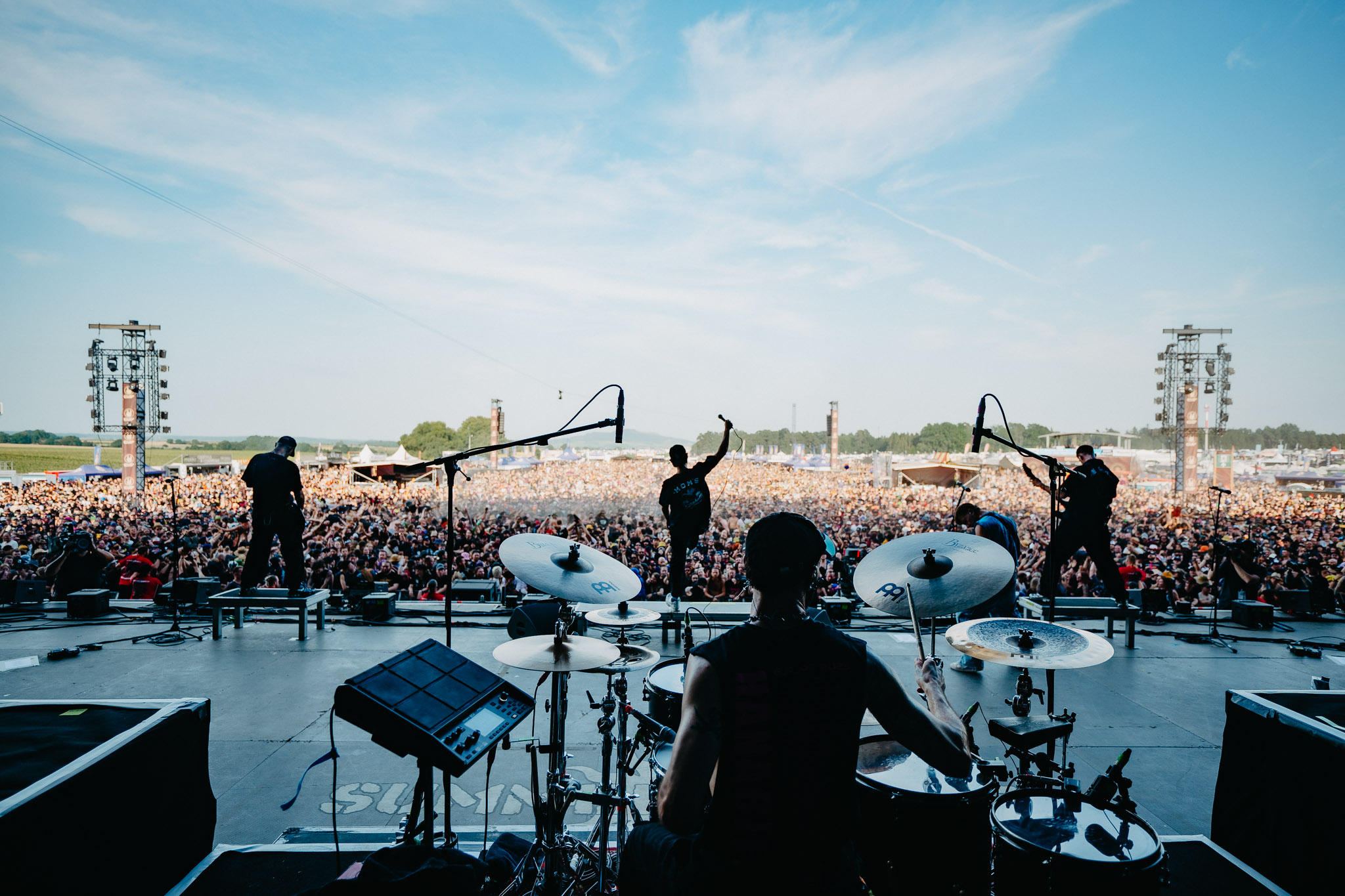 Bild vom Liveauftritt der Band Landmvrks beim Summer Breeze 2025