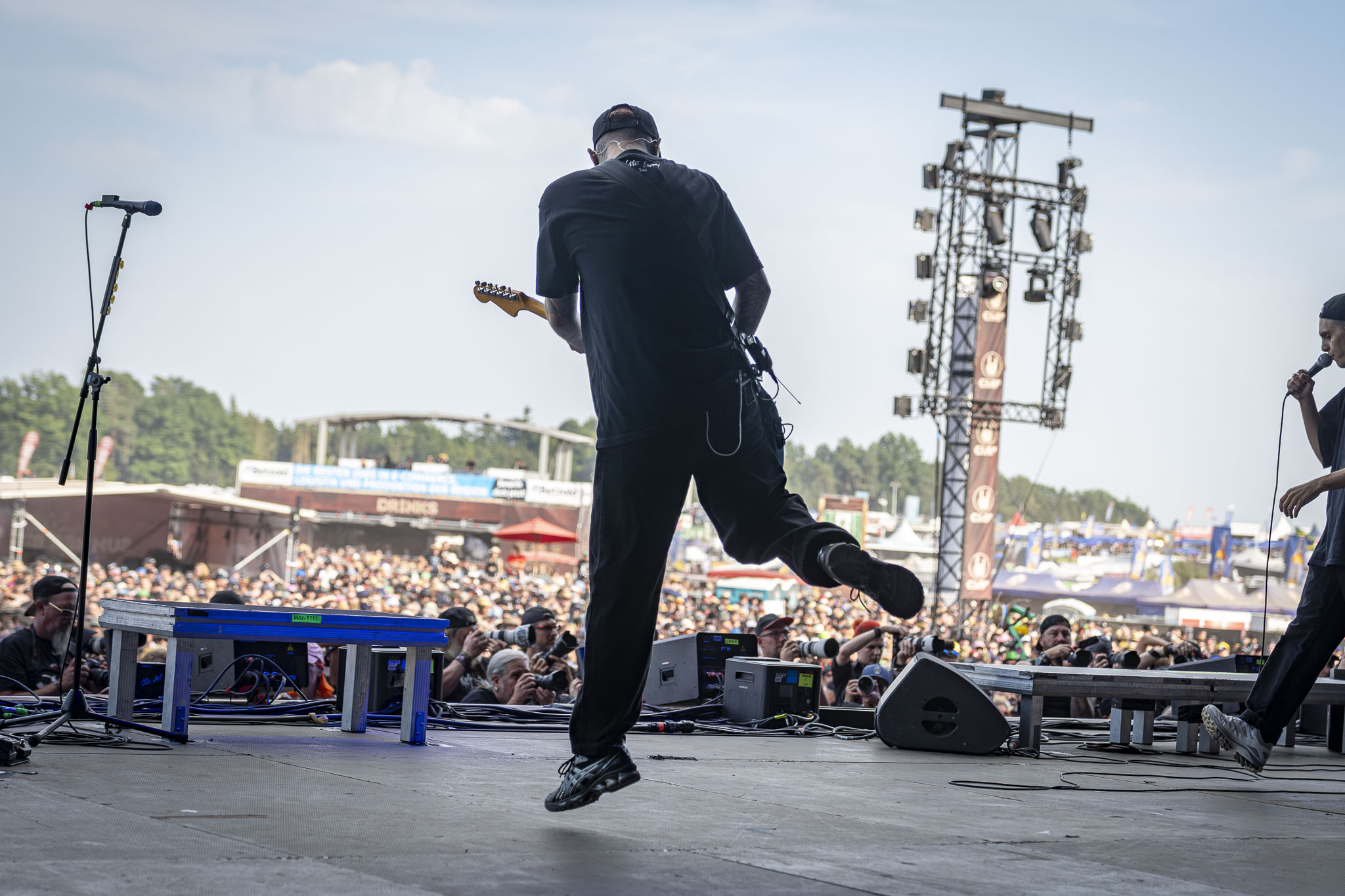 Bild vom Liveauftritt der Band Landmvrks beim Summer Breeze 2025