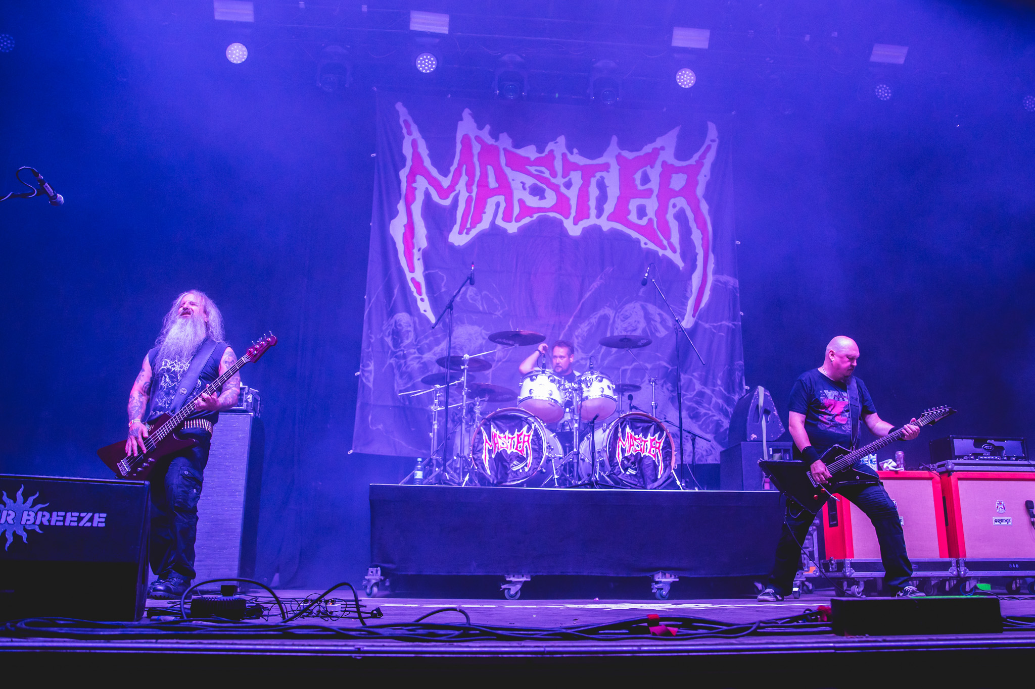 Bild vom Liveauftritt der Band Master beim Summer Breeze 2025