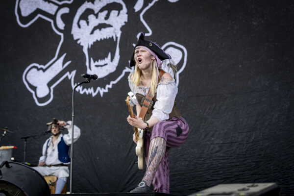 Bild vom Liveauftritt der Band Mr. Hurley & die Pulveraffen beim Summer Breeze 2025
