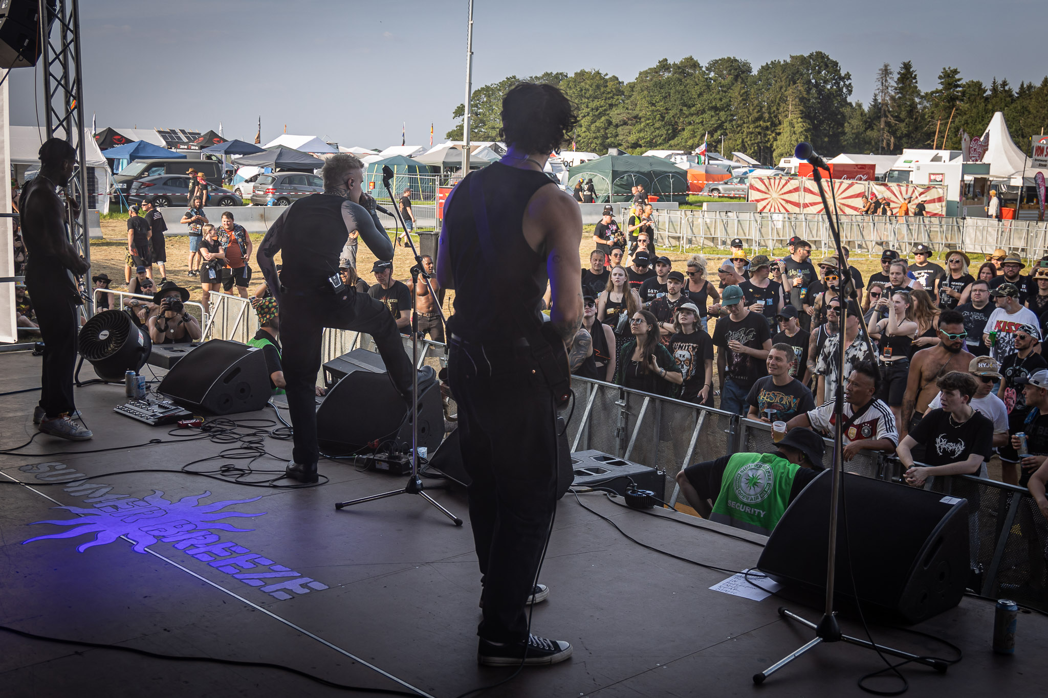 Bild vom Liveauftritt der Band Paleskin beim Summer Breeze 2025