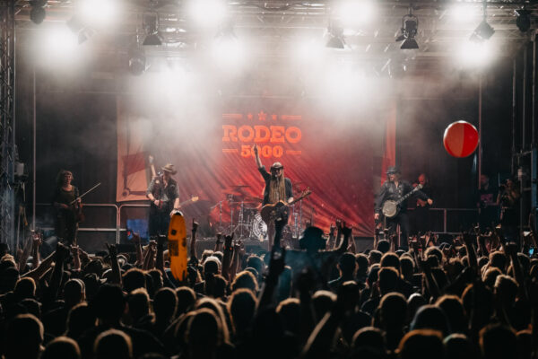 Bild vom Liveauftritt der Band Rodeo 5000 beim Summer Breeze 2025