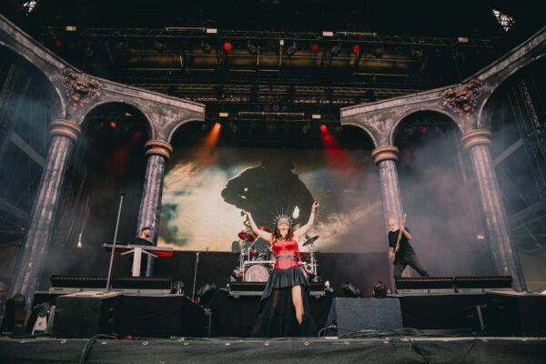 Bild vom Liveauftritt der Band Within Temptation beim Summer Breeze 2025