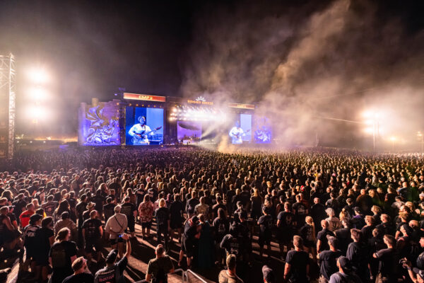 Impression der Besuchenden beim Summer Breeze 2025 auf dem Festivalgelände